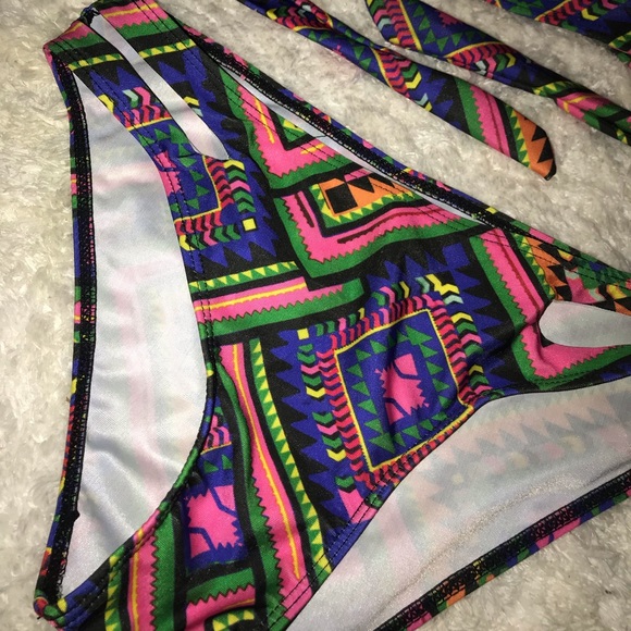 • Brazilian bikini • - Picture 3 of 4